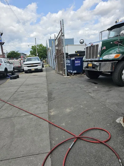 Service Tire Truck Centers - Road Service at Bronx, NY 2