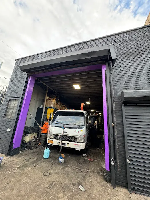 Metropolitan Loadmaster Truck Repair & Sales 1