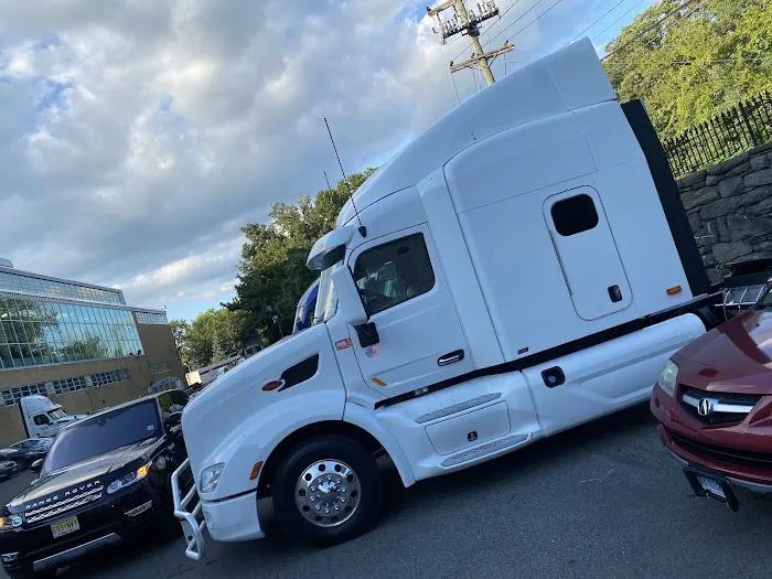 Metropolitan Loadmaster Truck Repair & Sales 6