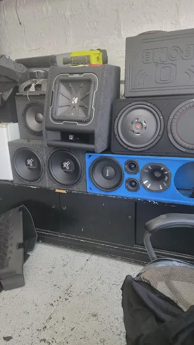 Wolf Car Audio & Security 7