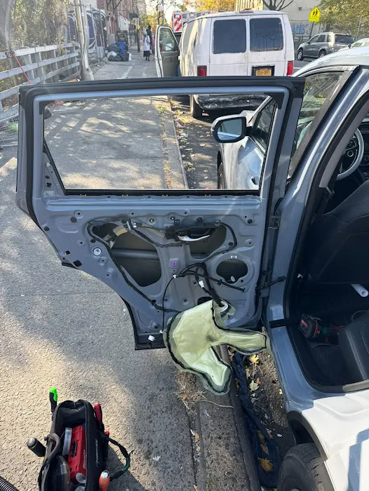 MATA’s AUTO GLASS MOBILE LLC 8