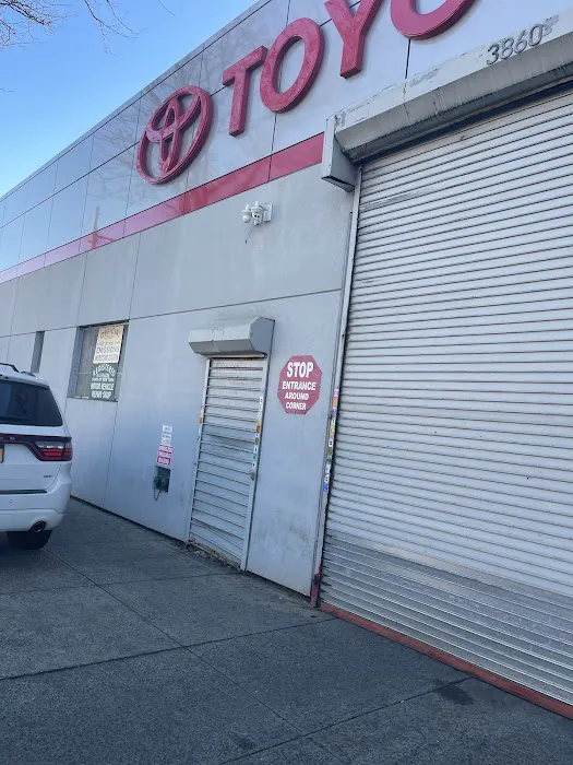 City World Toyota Service Center 9