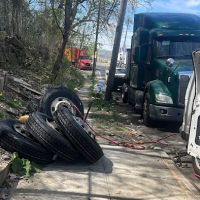 Genaro and son truck tire repair