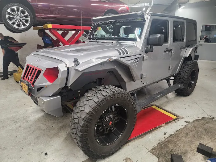 Riverdale Chrysler Jeep Dodge Ram Service Center 8