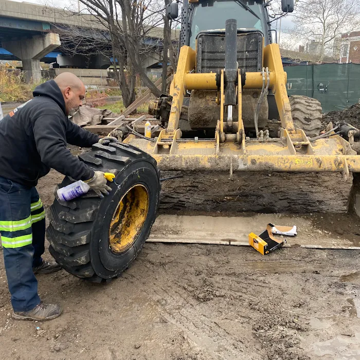 24 Hour Truck Tire Service 9