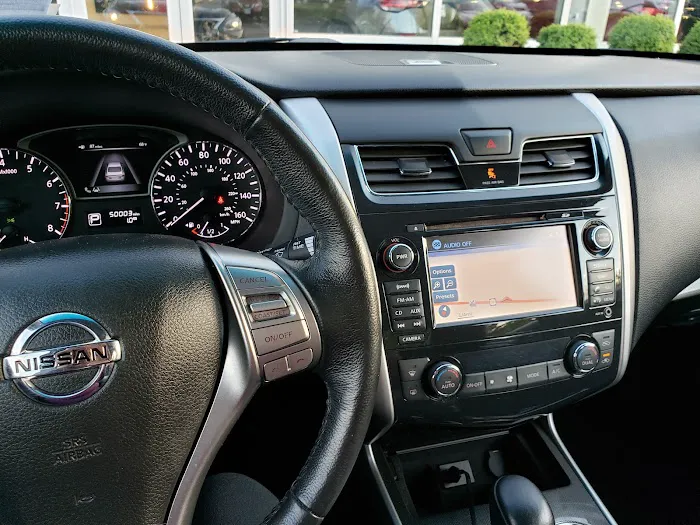 Nissan of Huntington Service 3