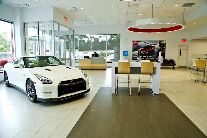 Nissan of Huntington Service 7
