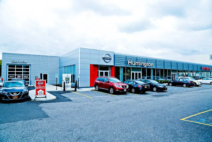 Nissan of Huntington Service 8