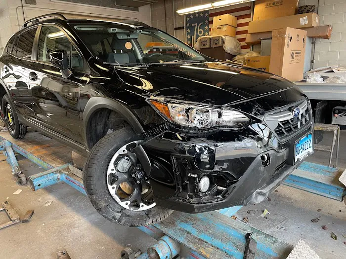 Valiante Auto Body 7