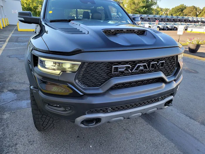 Service - Garavel Jeep Dodge Ram Chrysler 5