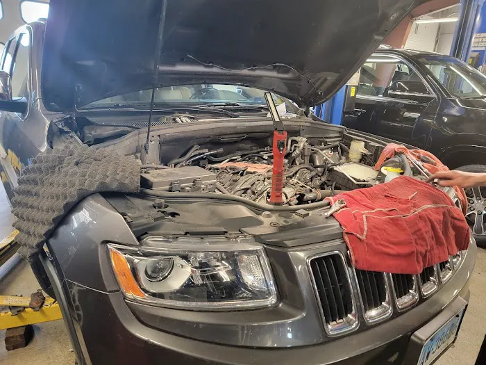 Service - Garavel Jeep Dodge Ram Chrysler 3