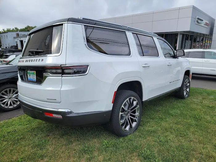Service - Garavel Jeep Dodge Ram Chrysler 4
