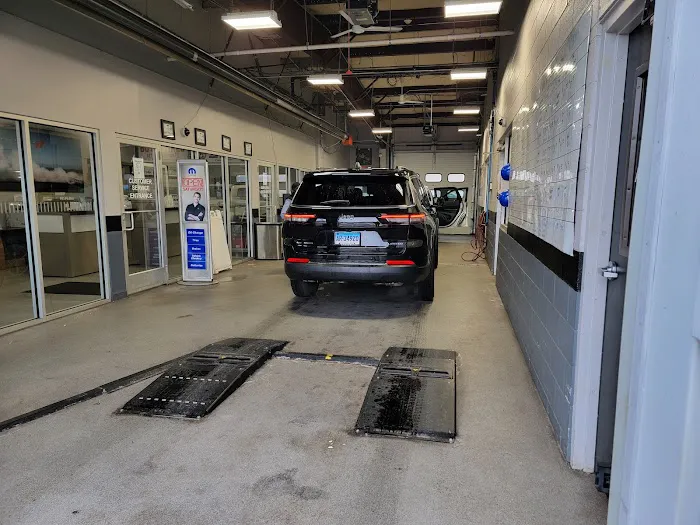 Service - Garavel Jeep Dodge Ram Chrysler 7