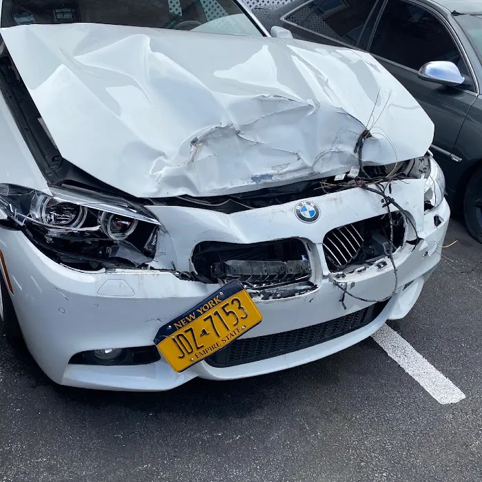 Ozzie auto body Inc 6