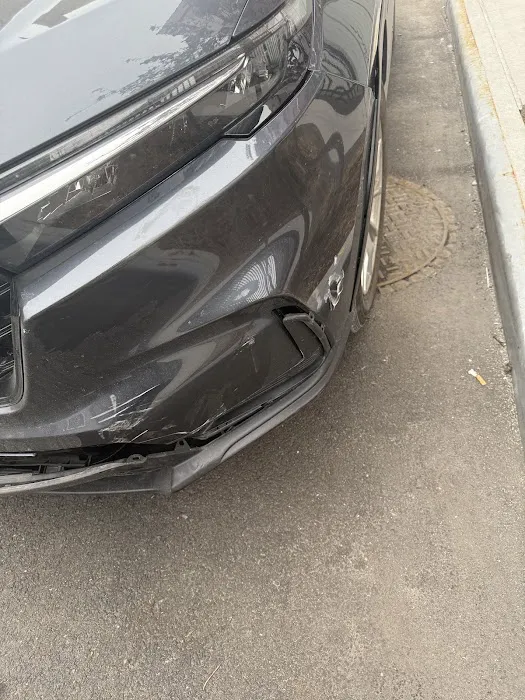 Renzo Auto Collision and Repair 1