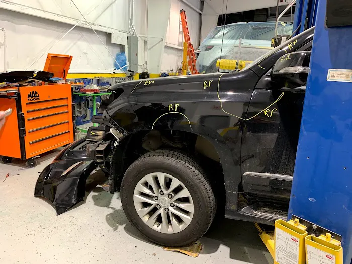 Ultimate Auto Body 6
