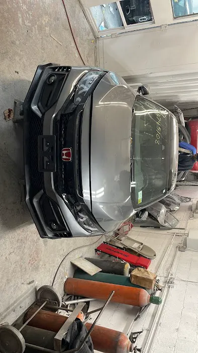 Solly's Auto Center 1