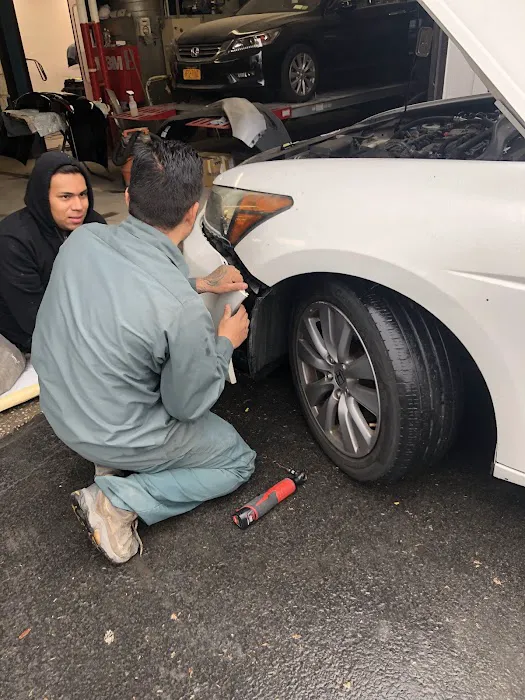 Mayfield Auto Body 0