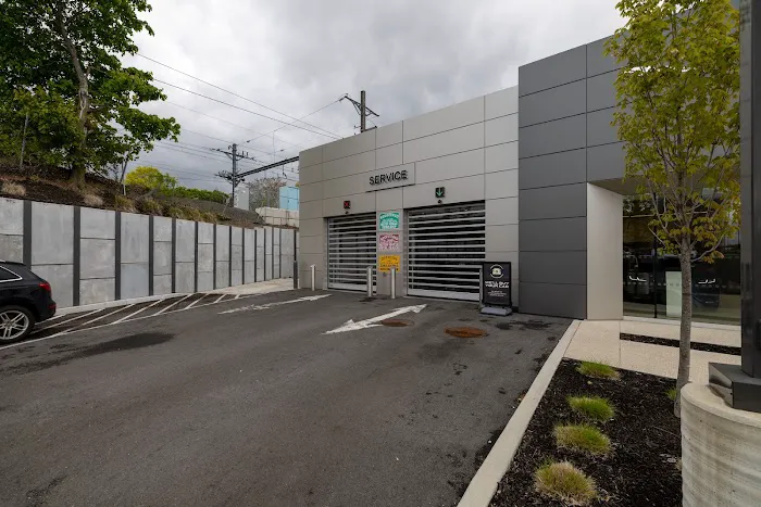 Land Rover New Rochelle Service Center 2