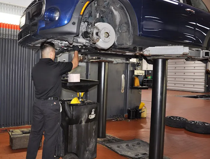 Bill Jacobs MINI Service & Parts Center 8