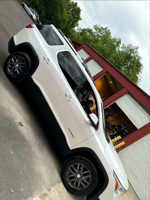 ADN Tire Shop 8