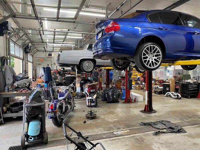 United Motorworks 1