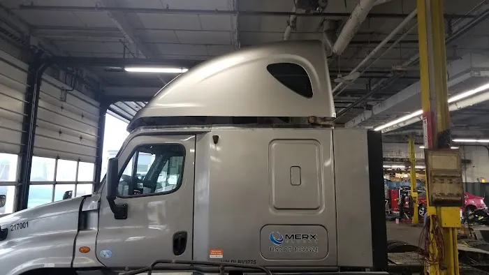 M D M Truck Repair 4