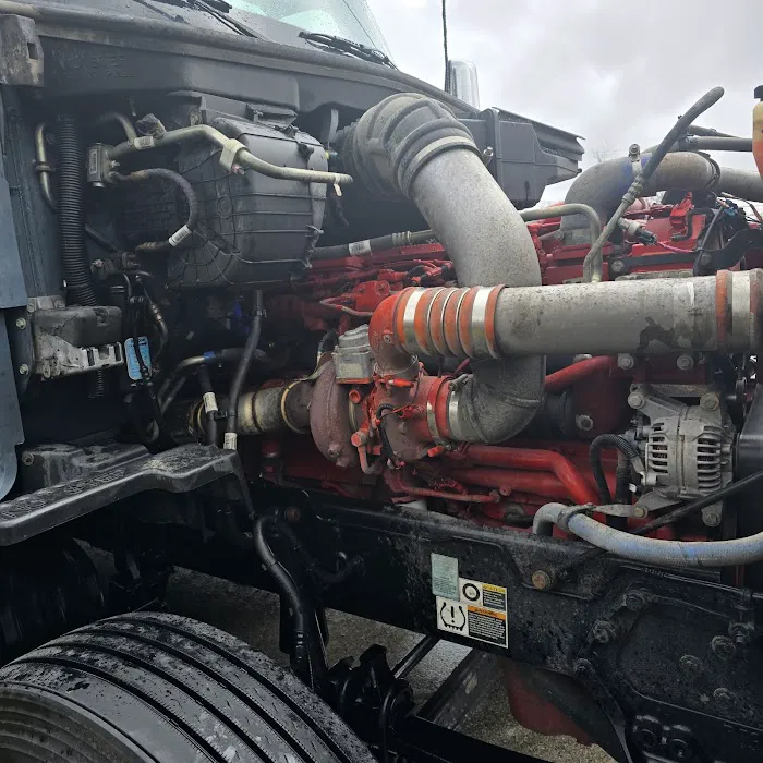 Mobile Truck Repair Road Service 6