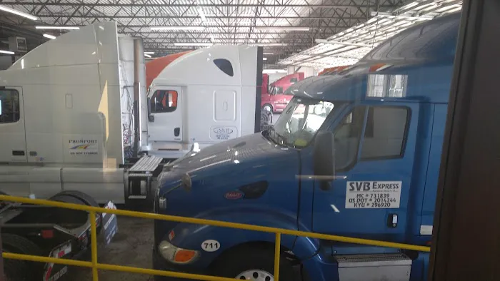Merx Truck & Trailer - Schaumburg, IL 9