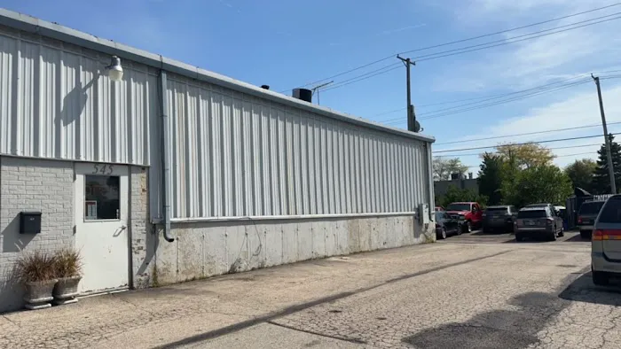 Universal Auto Service 9