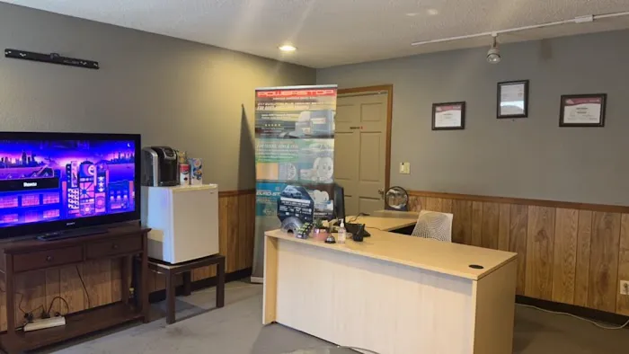 Universal Auto Service 4