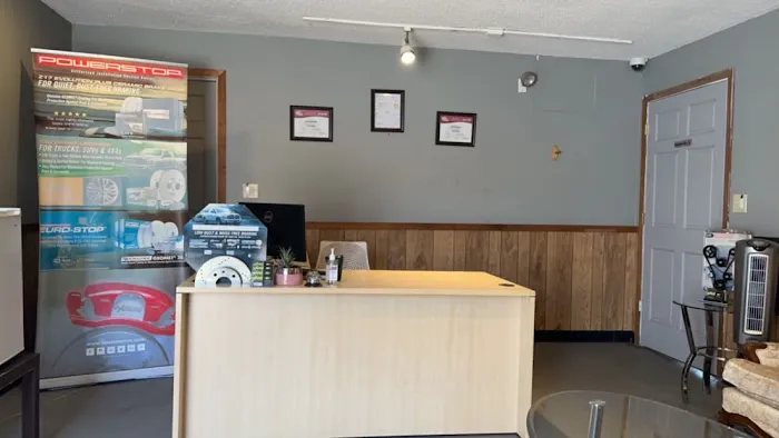 Universal Auto Service 8