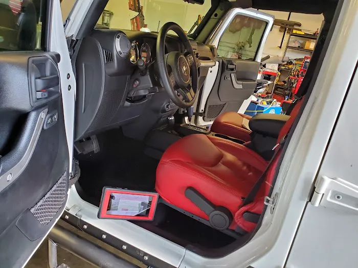 Bella Auto Interiors & Convertible Top Repair 8