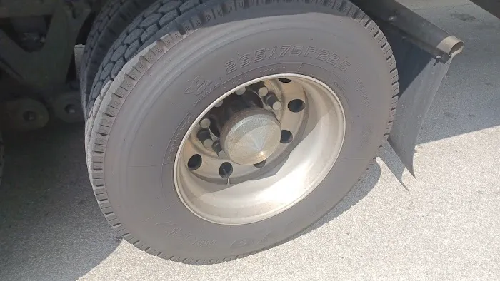 Pomp's Tire Service 4
