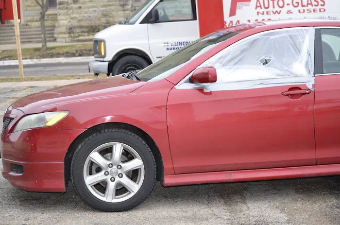 Lincoln Auto Glass 4