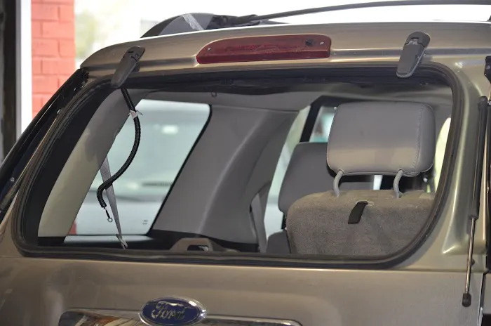 Lincoln Auto Glass 9