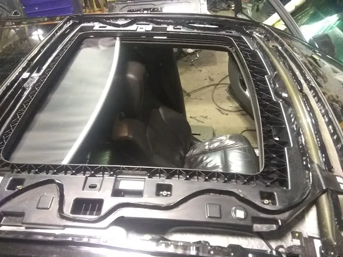 Lincoln Auto Glass 8