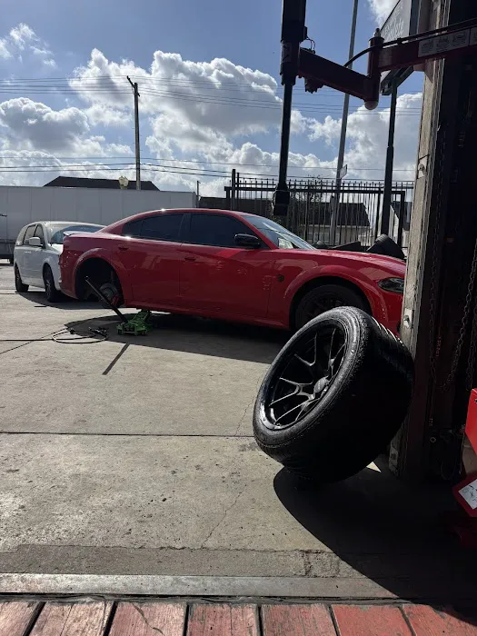 Alexander Complete tires 2