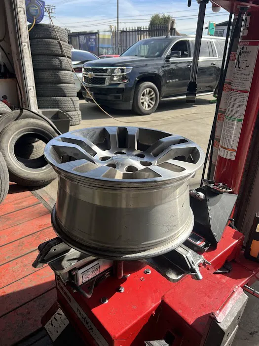 Alexander Complete tires 9