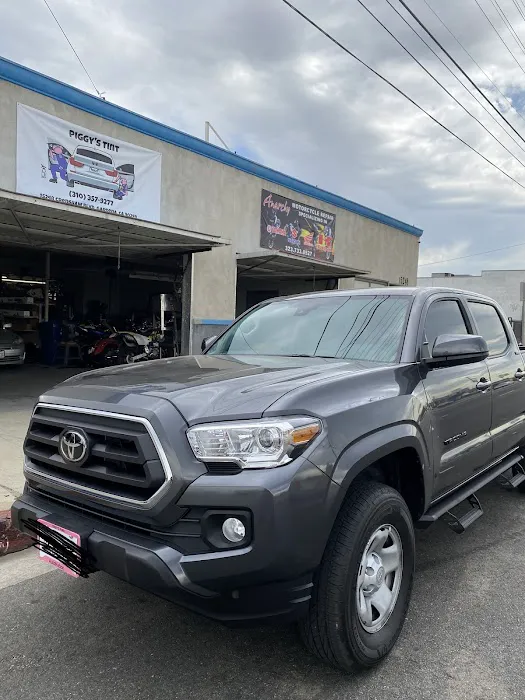 Piggys Mobile tint 1