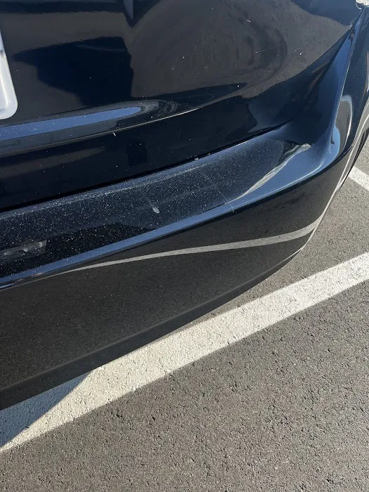 Lux Auto Body & Paint 1