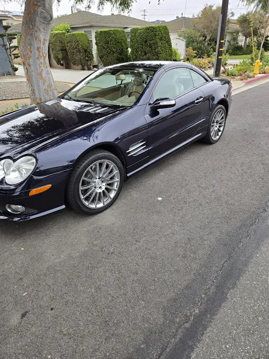 Lux Auto Body & Paint 0