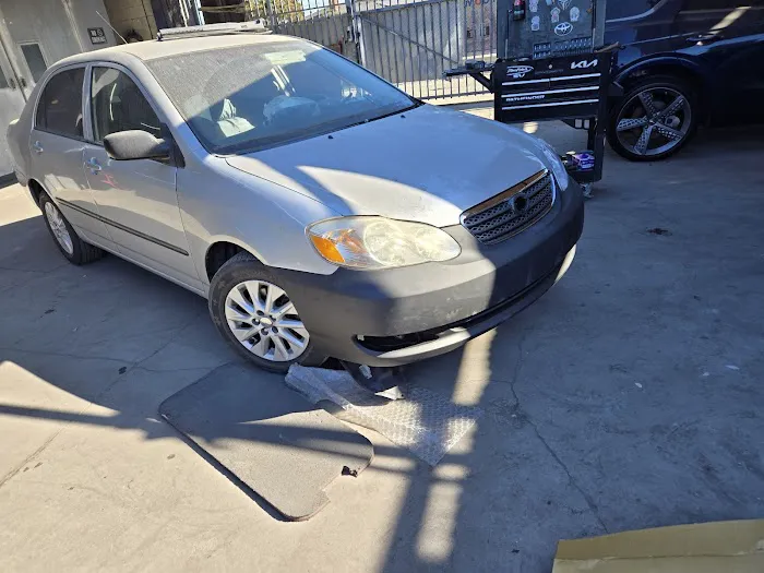 Gardena Paint & Body Shop 8