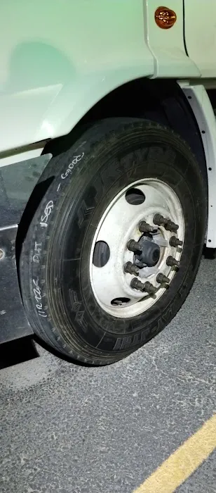 J.R 24 hours road service🚛 semi truck tires,car 🚗 tires 4