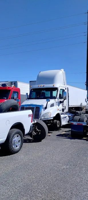 J.R 24 hours road service🚛 semi truck tires,car 🚗 tires 8