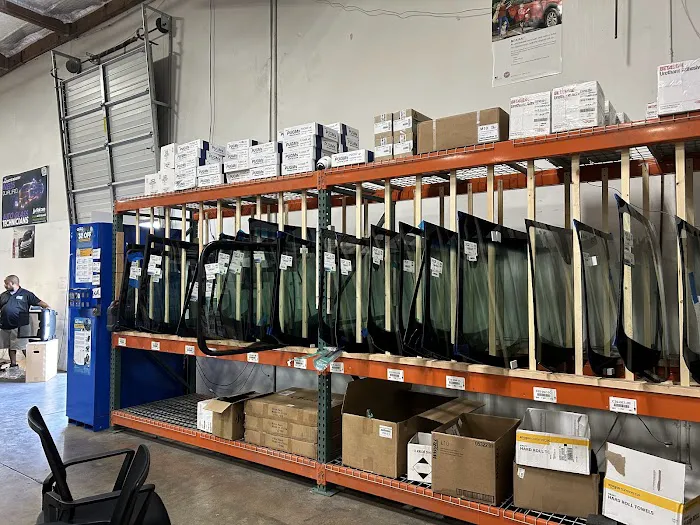 Nielsen & Moller Auto Glass Distributors 4