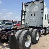 Luna’s truck tire diesel mechanic service