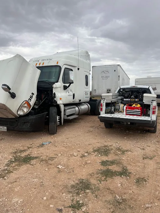 Luna’s truck tire diesel mechanic service 1