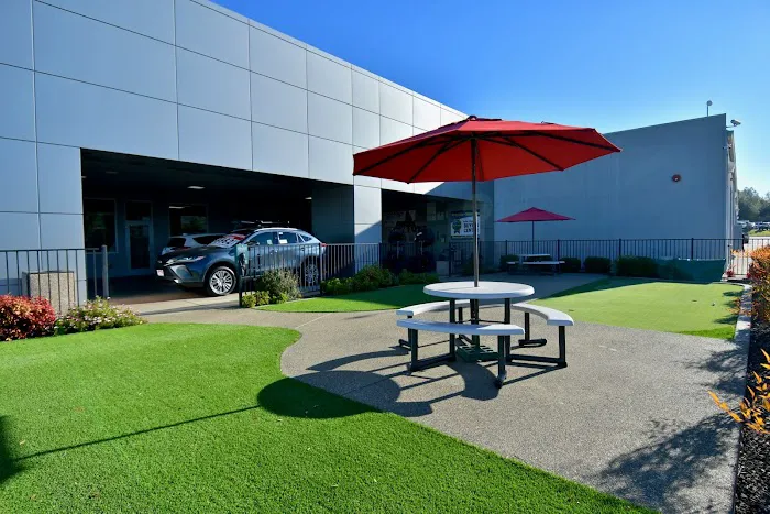 Thompsons Toyota Service Center 1