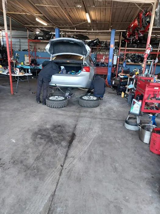Leon Car Mechanic 1